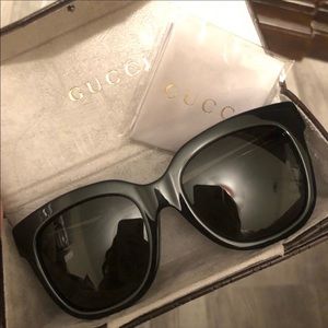 Women’s Gucci sunglasses